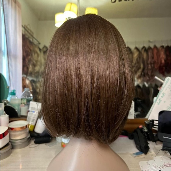 Chelsey Smith Cosmetics wig - Picture 4 of 4